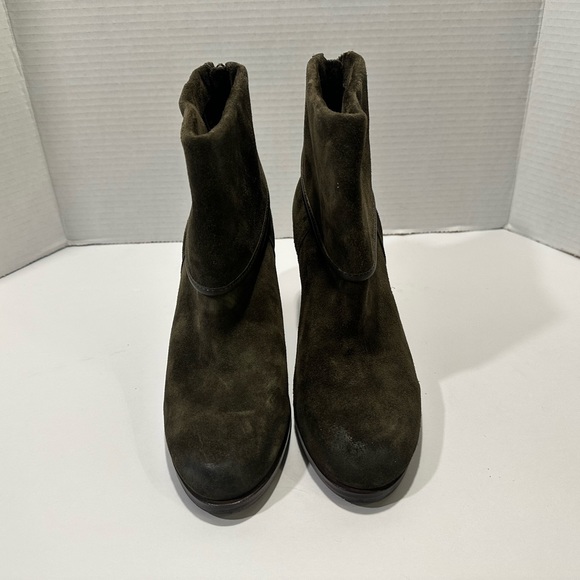 Vince Camuto Hamilton Suede Ankle Boots size 9M - Picture 4 of 6